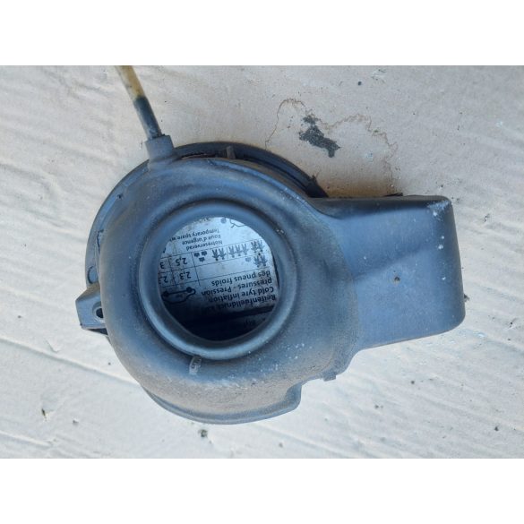 Volkswagen Touran tankajtó