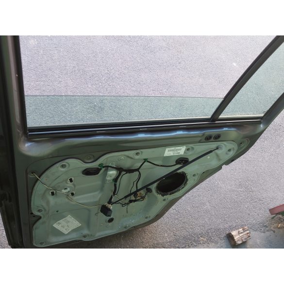 Volkswagen Touran ajtó jobb hátsó 