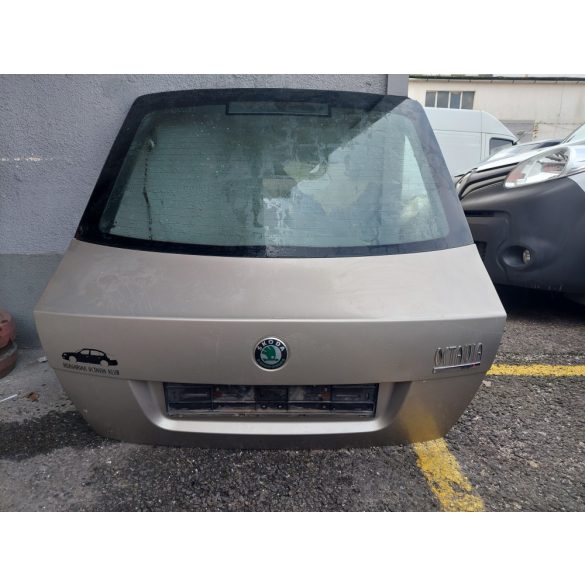 Skoda Octavia II csomagtérajtó üveggel sedan /ablaktörlő nélküli/