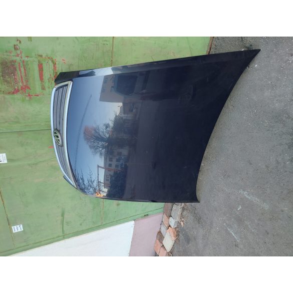 Volkswagen Phaeton motorháztető hűtőráccsal