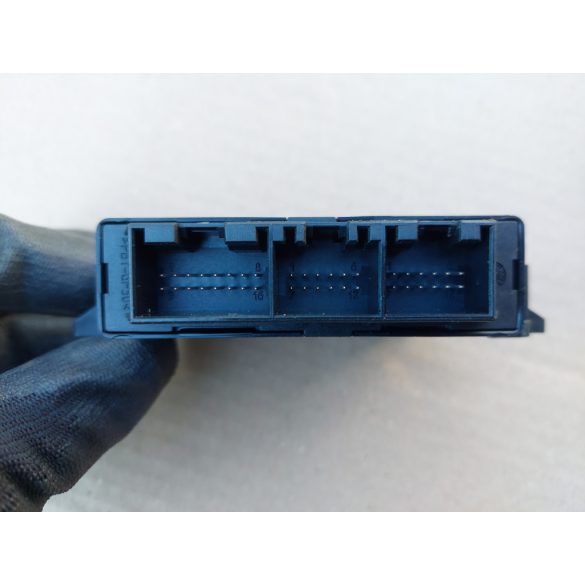 Audi A6 antenna erősítő