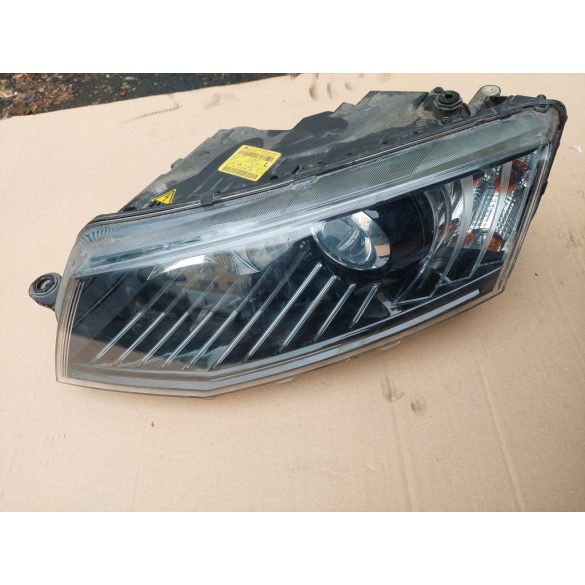 Skoda Octavia III xenon fényszóró kompletten bal