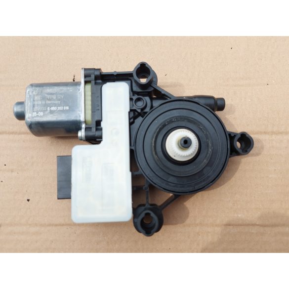 Volkswagen Golf VII-Tiguan-Touran ablakemelő motor jobb hátsó