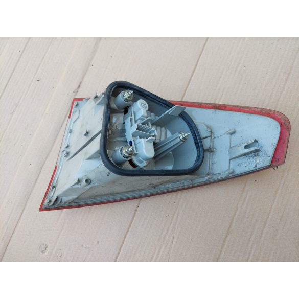 Ford Mondeo MK4 hátsó lámpa bal