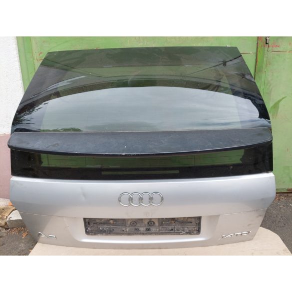 Audi A2 csomagtérajtó