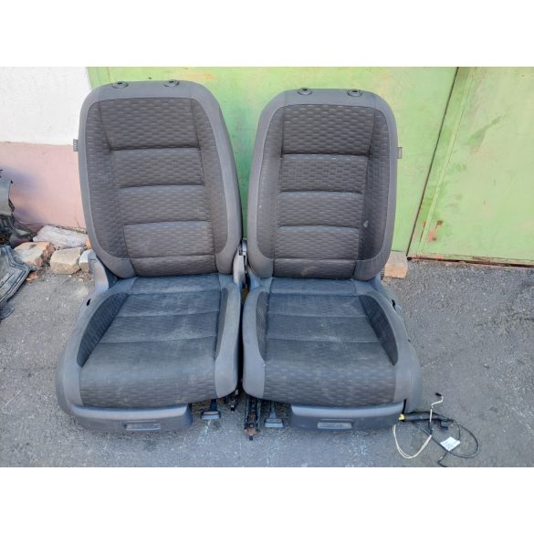 Volkswagen Touran ülés pár első